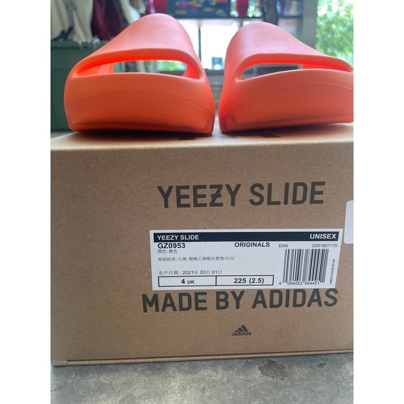 Yeezy Slide Enflame Size 4 main image 6